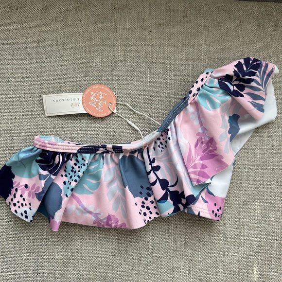 Bailey’s Blossoms - Swim top - Picture 2 of 2